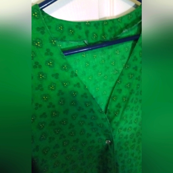 Green Button-Up Scrub - Picture 3 of 5